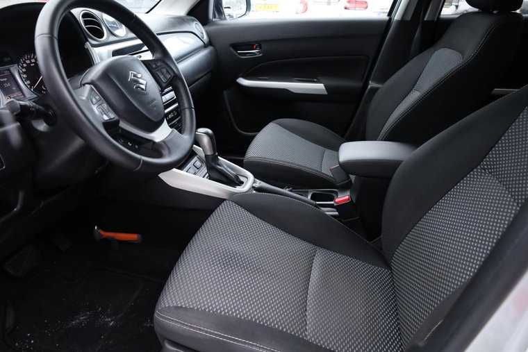 Vehicle Image 6