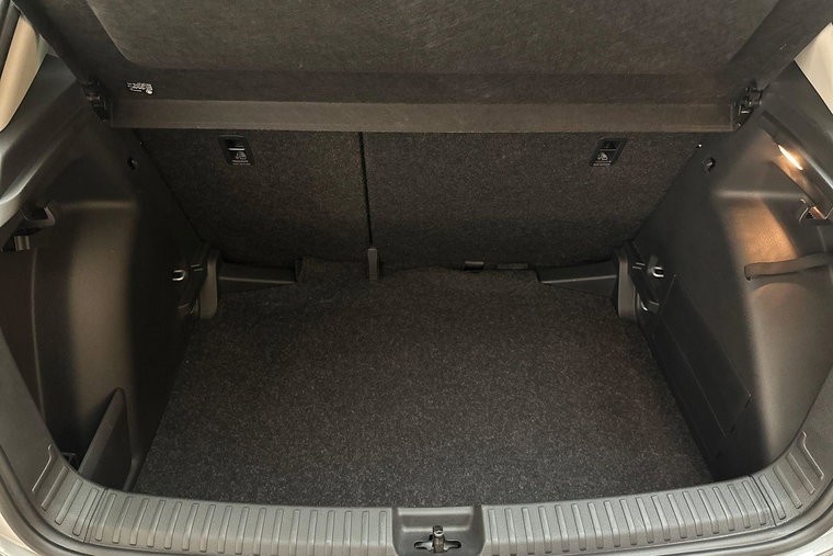 Vehicle Image 33