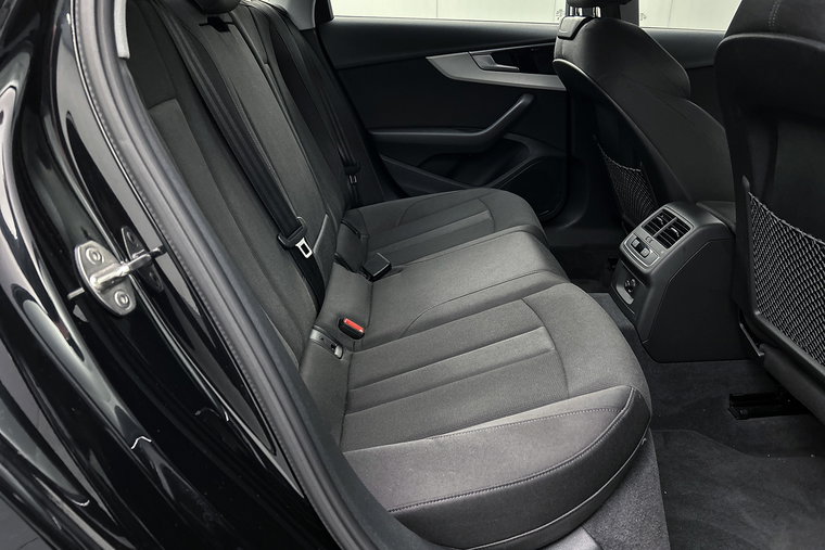 Vehicle Image 17