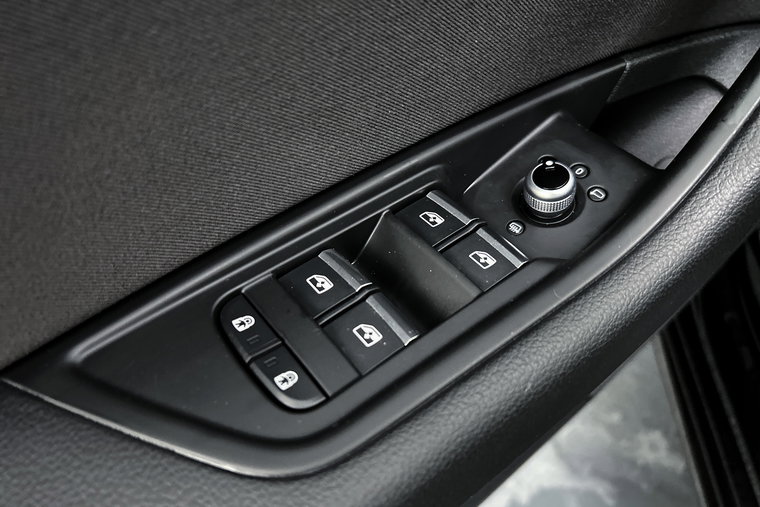Vehicle Image 23