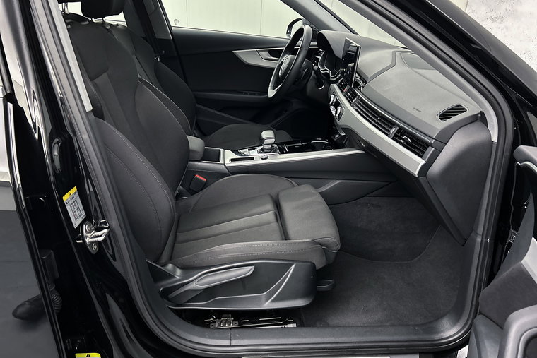Vehicle Image 32