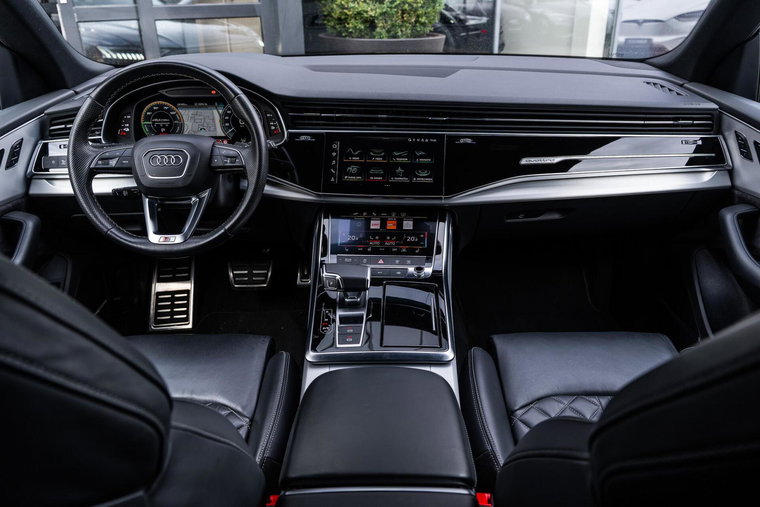 Vehicle Image 8