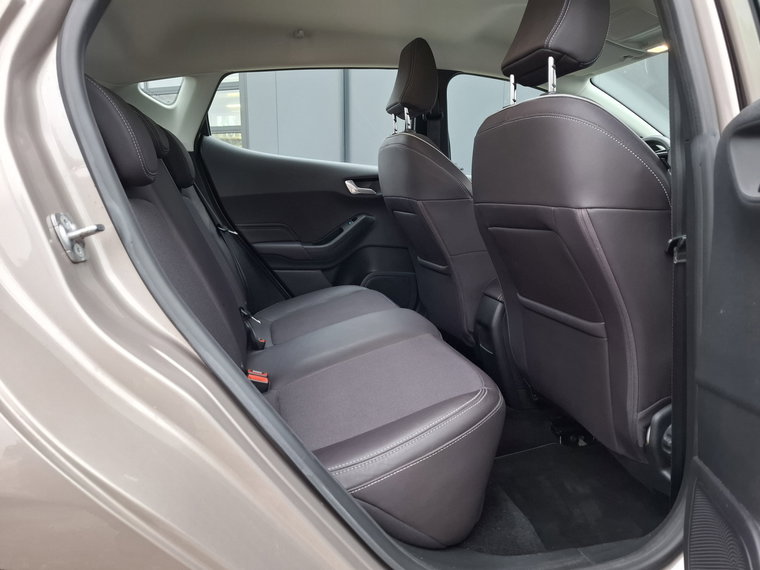 Vehicle Image 31