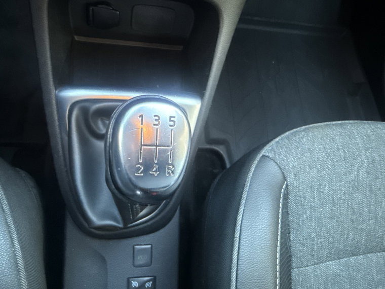 Vehicle Image 27