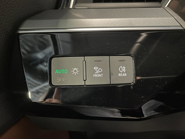 Vehicle Image 33
