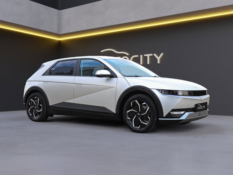 Vehicle Image 8