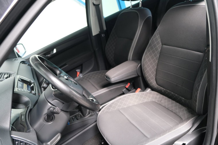 Vehicle Image 14