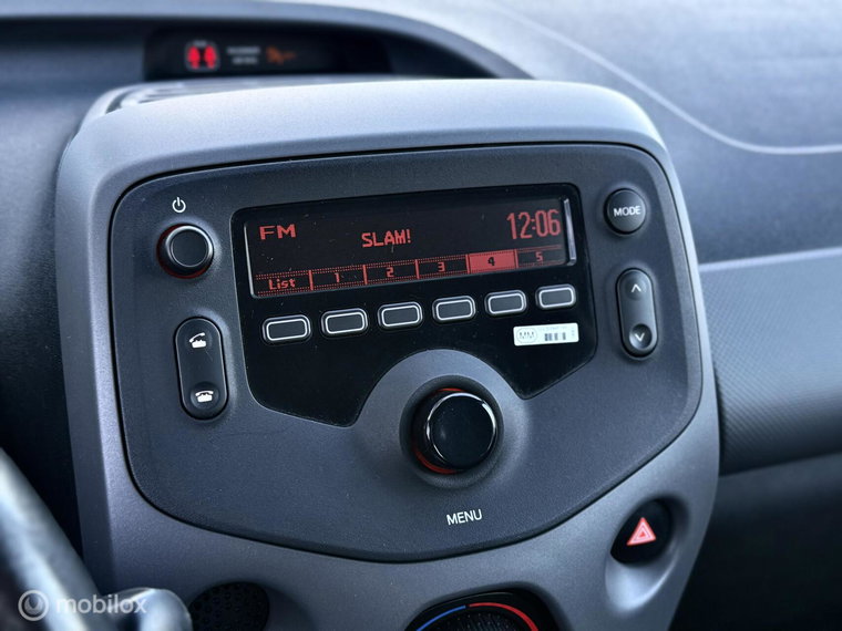 Vehicle Image 16