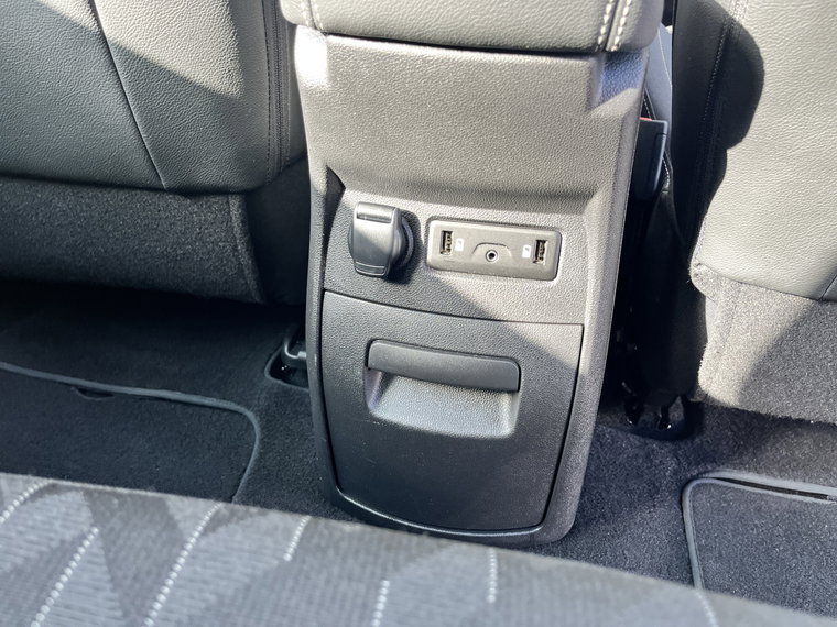 Vehicle Image 26