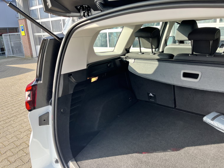 Vehicle Image 33