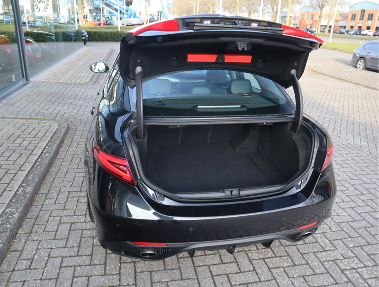 Vehicle Image 26