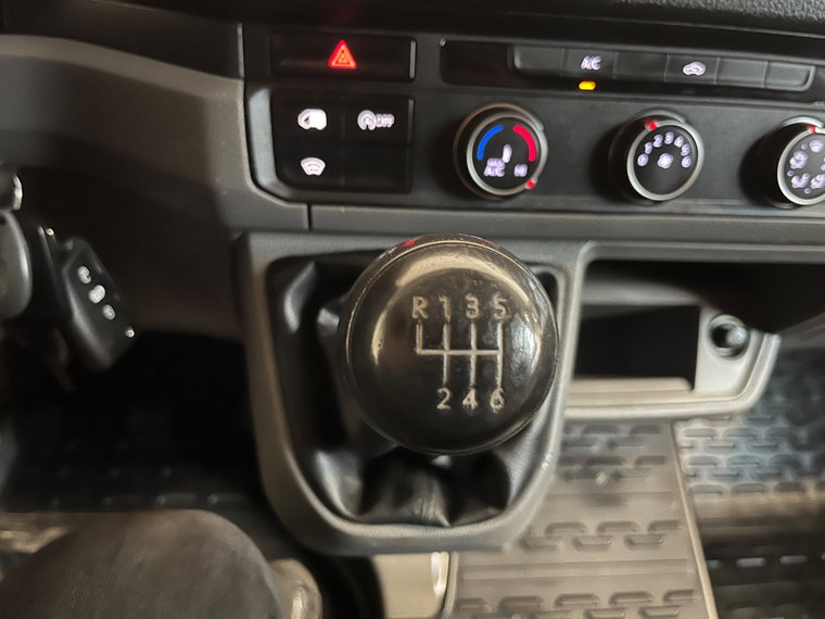 Vehicle Image 28