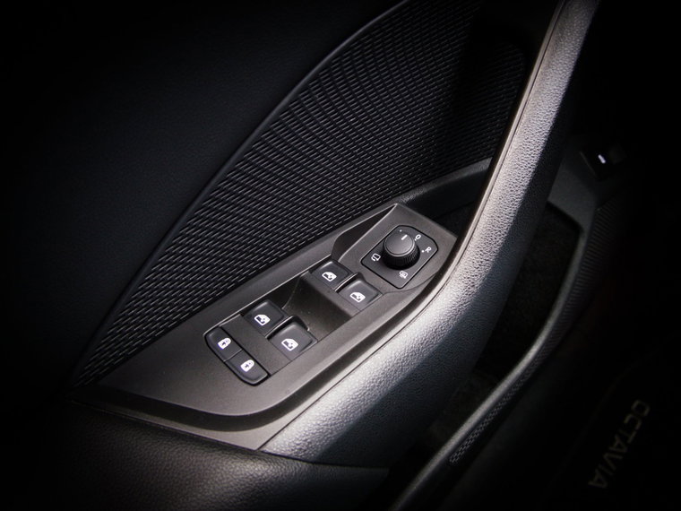 Vehicle Image 46