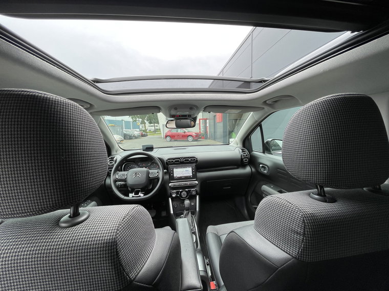 Vehicle Image 19