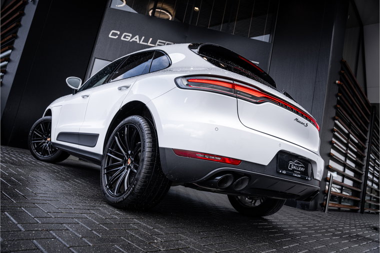 Vehicle Image 40