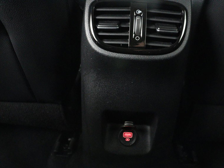 Vehicle Image 28