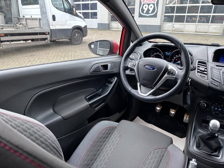 Vehicle Image 17