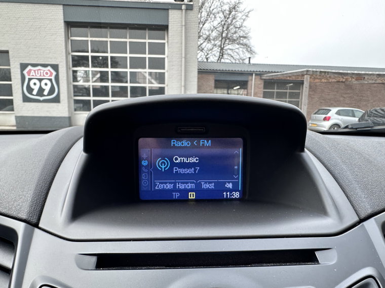 Vehicle Image 22