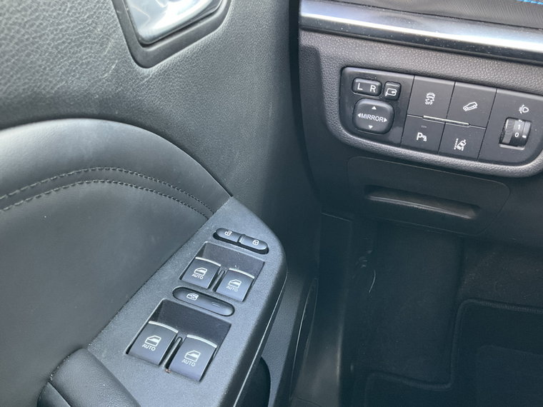 Vehicle Image 17