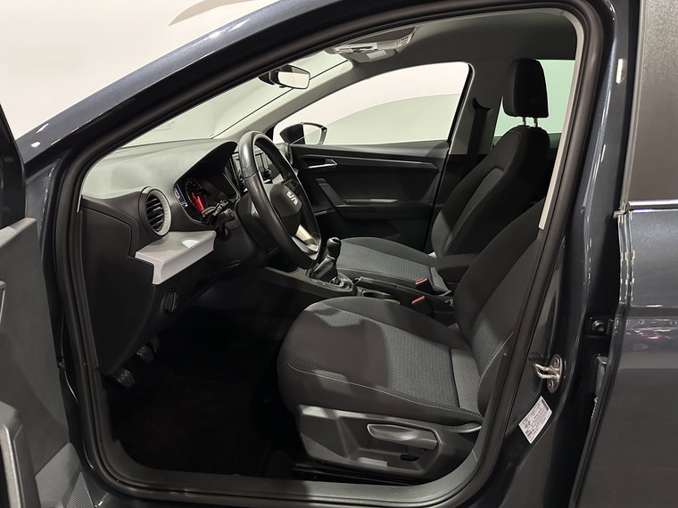 Vehicle Image 25