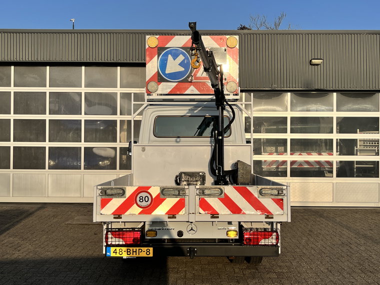 Vehicle Image 28