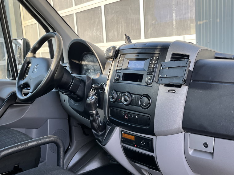 Vehicle Image 38