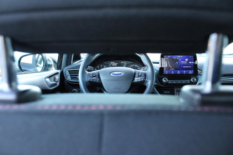Vehicle Image 16