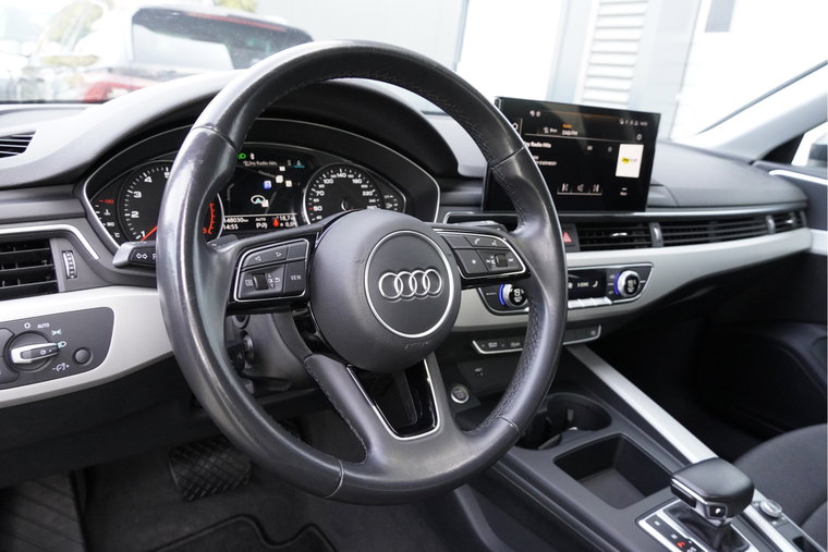Vehicle Image 9