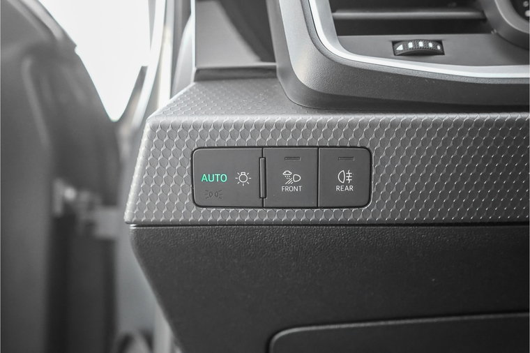 Vehicle Image 32