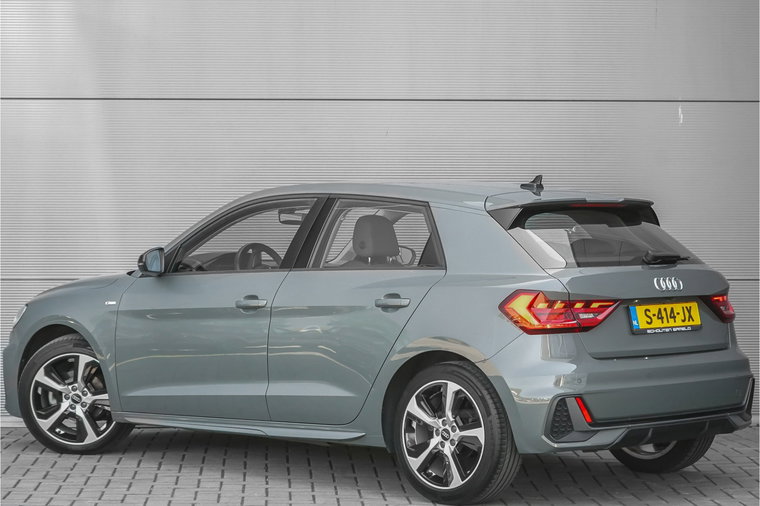 Vehicle Image 11