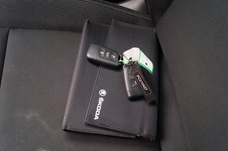 Vehicle Image 28