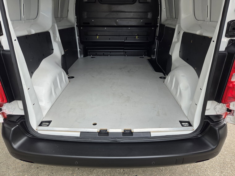 Vehicle Image 33