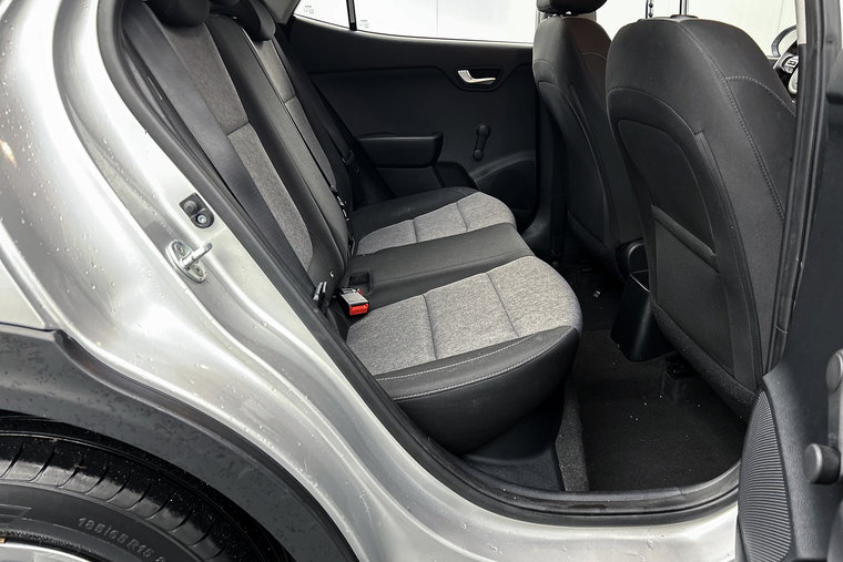 Vehicle Image 25