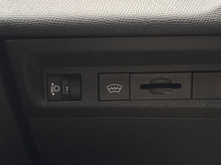 Vehicle Image 33