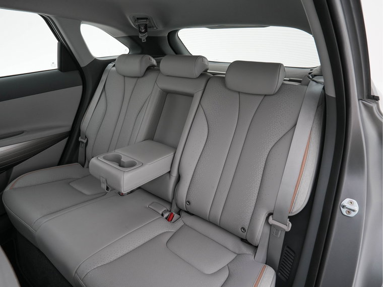 Vehicle Image 25