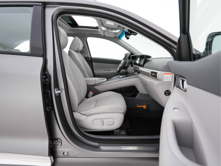 Vehicle Image 11