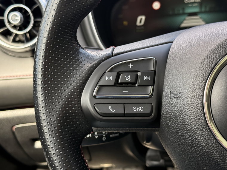 Vehicle Image 28