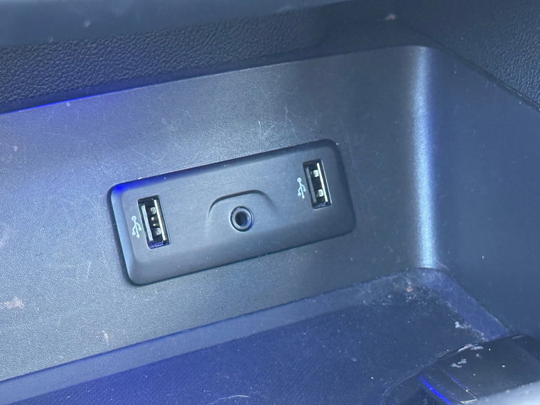 Vehicle Image 22