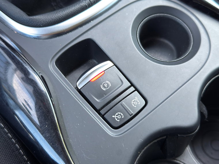 Vehicle Image 24