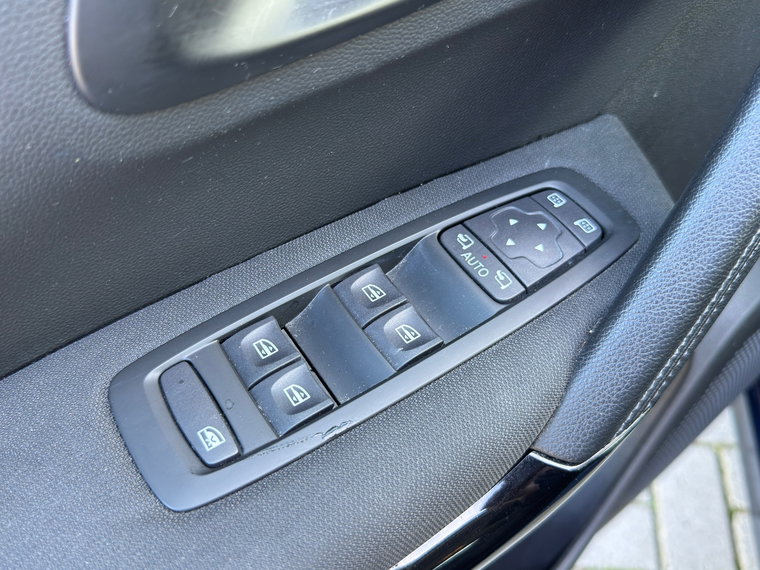 Vehicle Image 27