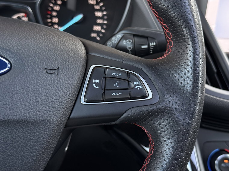 Vehicle Image 32