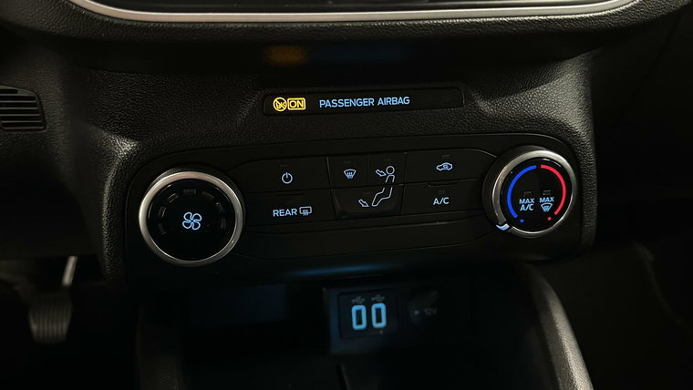 Vehicle Image 34