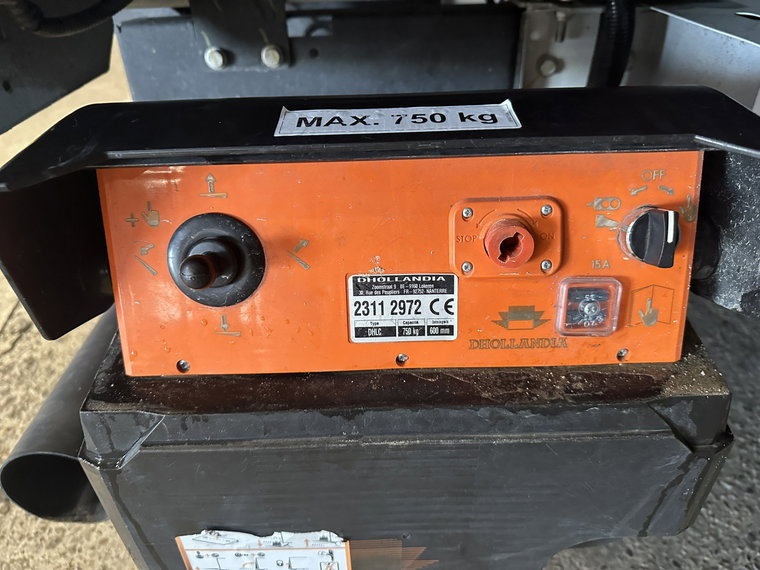 Vehicle Image 14