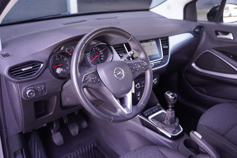 Vehicle Image 25