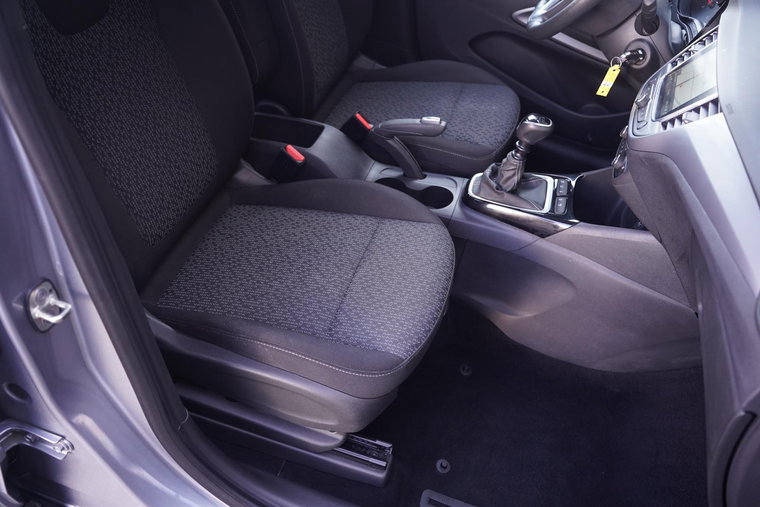 Vehicle Image 30