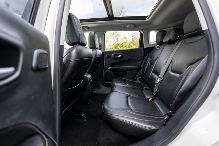 Vehicle Image 16