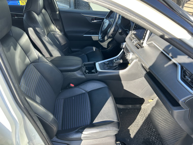 Vehicle Image 17