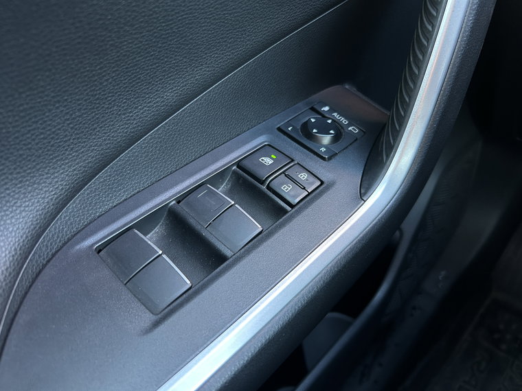 Vehicle Image 23