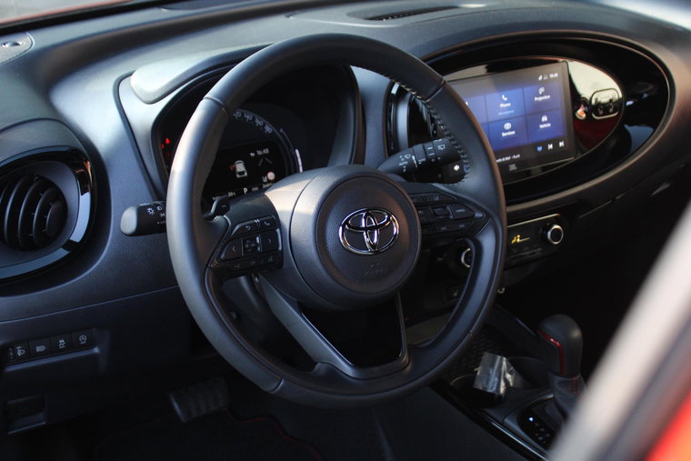 Vehicle Image 4