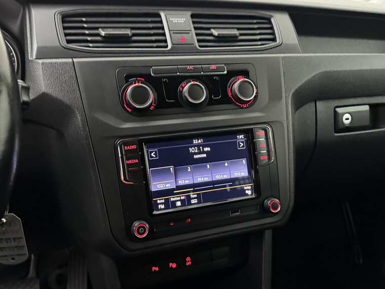 Vehicle Image 16